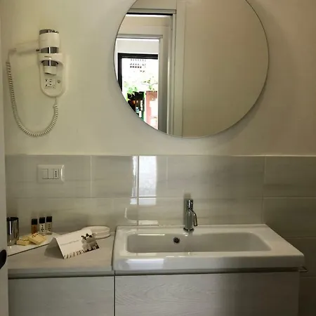 L'antica Corte Lazzago بيت ضيافة