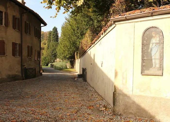 Πανσιόν L'antica Corte Lazzago 3*