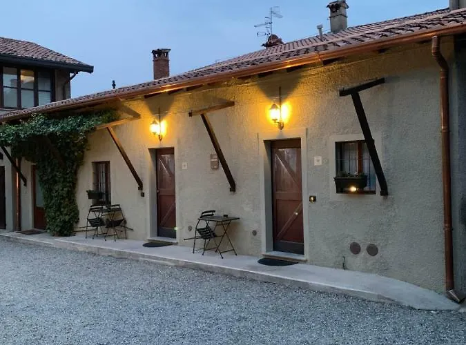 L'antica Corte Lazzago Πανσιόν 3*